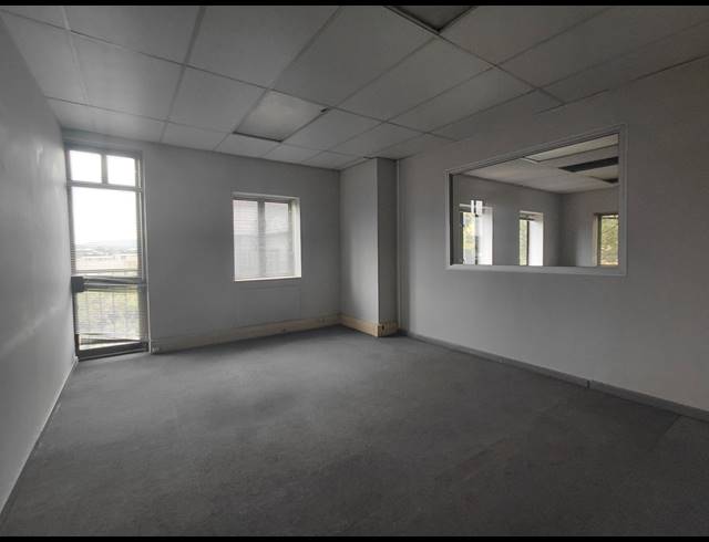 295M² OFFICE TO LET IN OLIVEDALE